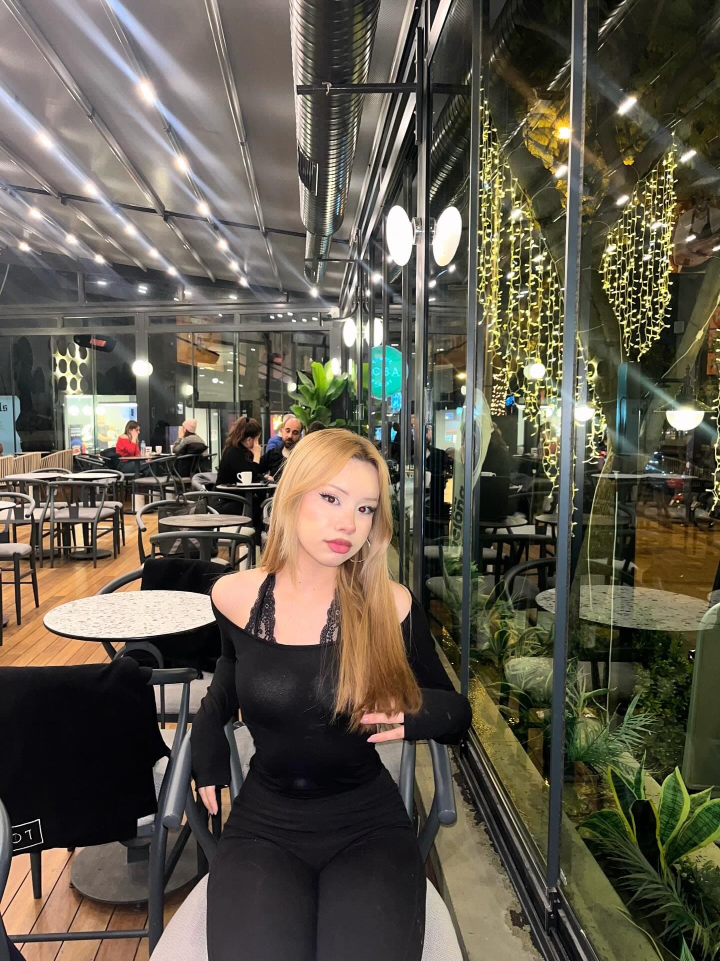 Banu · 22 yaş · Anadolu Yakası / Avrupa Yakası bireysel masöz · Özel Masaj uzmanı · fotoğraf 2